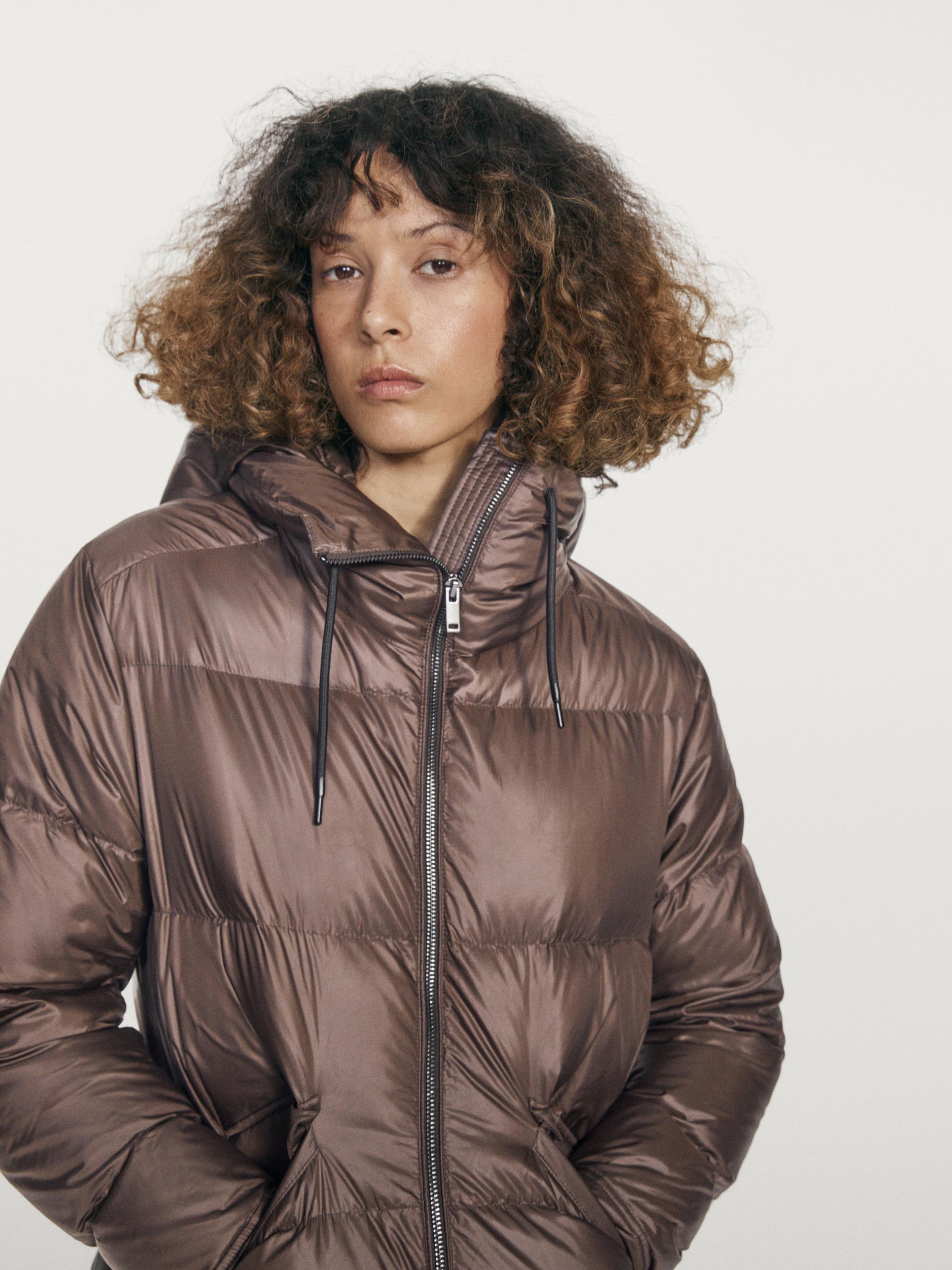 Water-repellent shiny down jacket